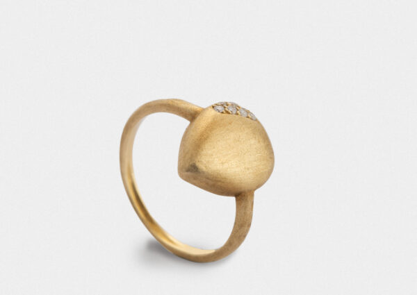 Diamond-studded fig ring